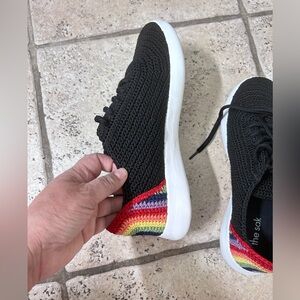 The Sak-Hand Crochet Sz 8 NWOT black